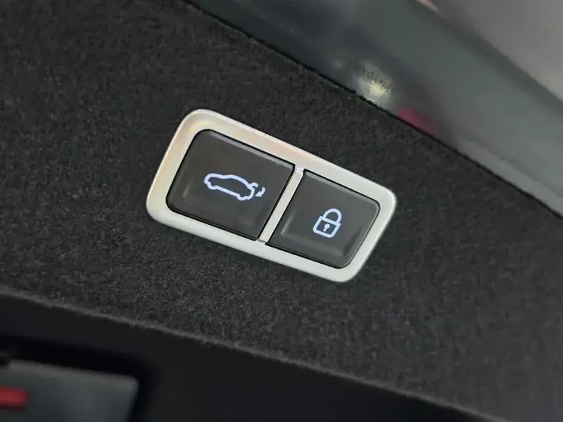 2023 Genesis G80 с пробегом 34 009 км