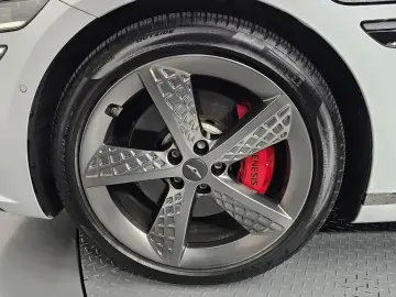 2023 Genesis G80 с пробегом 42 333 км