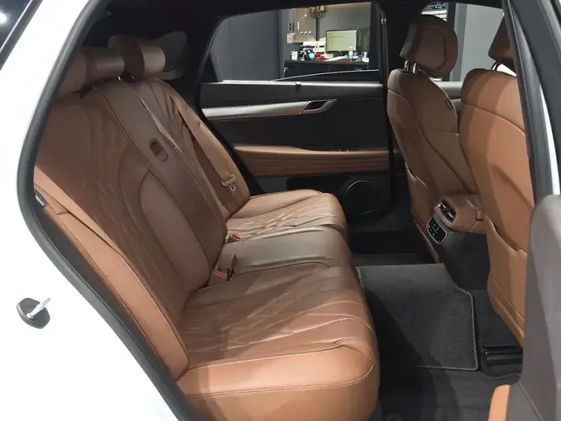 2023 Genesis G80 с пробегом 58 600 км
