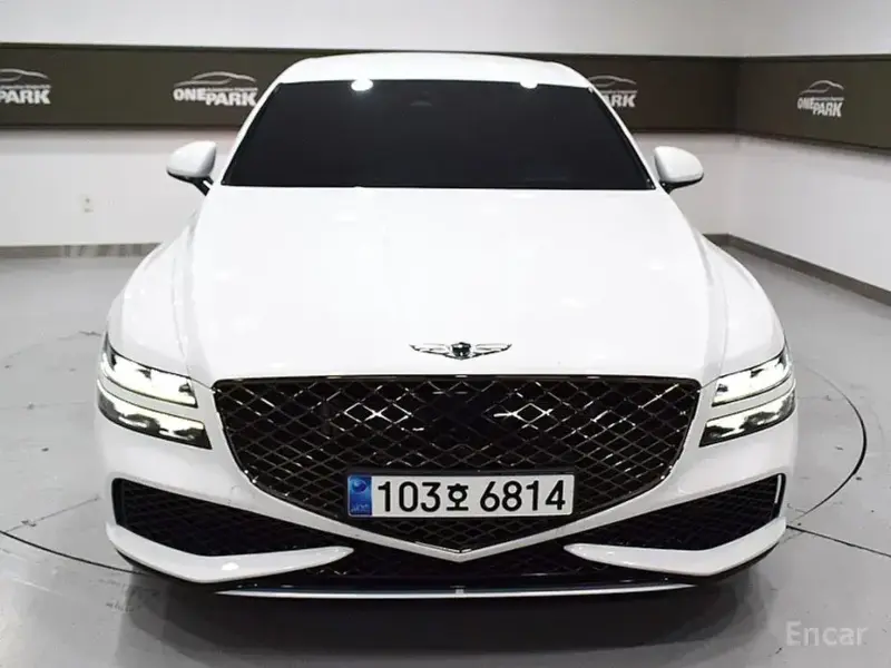 2023 Genesis G80 с пробегом 35 512 км