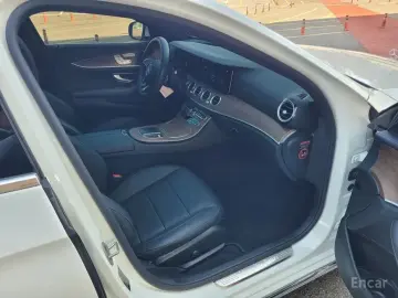 2022 Mercedes-Benz E-Класс с пробегом 21 942 км