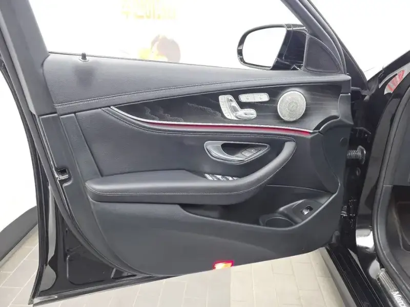 2022 Mercedes-Benz E-Класс с пробегом 85 371 км