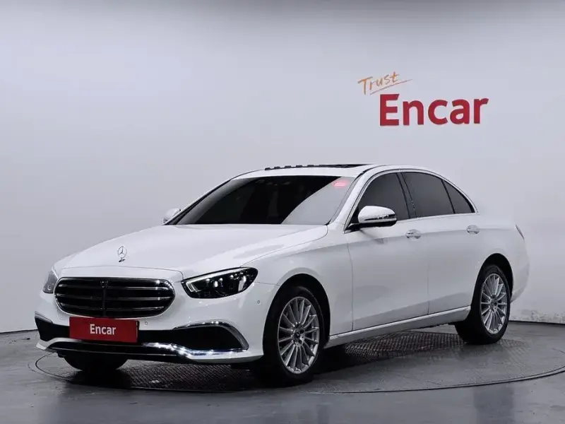 2023 Mercedes-Benz E-Класс с пробегом 33 893 км