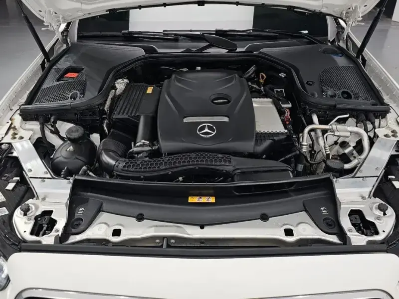 2023 Mercedes-Benz E-Класс с пробегом 33 893 км
