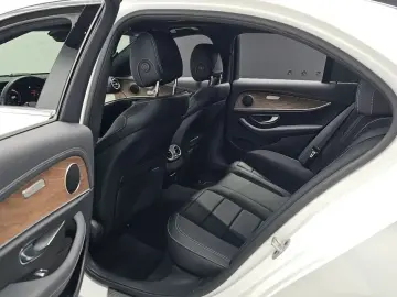 2023 Mercedes-Benz E-Класс с пробегом 33 893 км