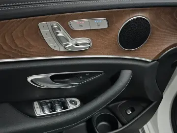 2023 Mercedes-Benz E-Класс с пробегом 33 893 км