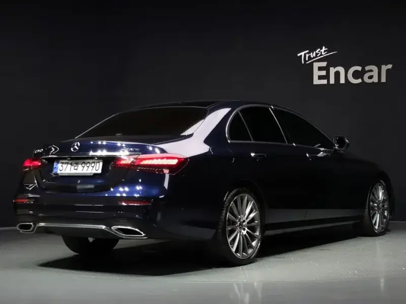 2022 Mercedes-Benz E-Класс с пробегом 69 892 км