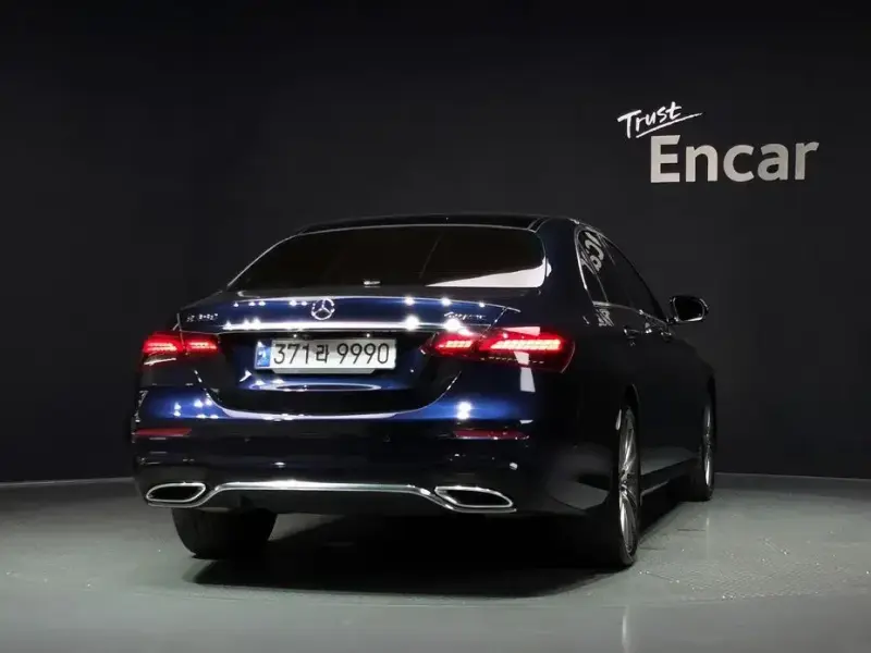 2022 Mercedes-Benz E-Класс с пробегом 69 892 км