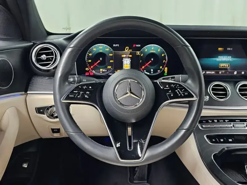 2023 Mercedes-Benz E-Класс с пробегом 52 213 км