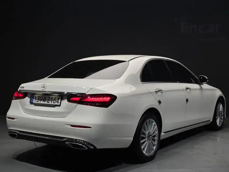2022 Mercedes-Benz E-Класс с пробегом 21 073 км