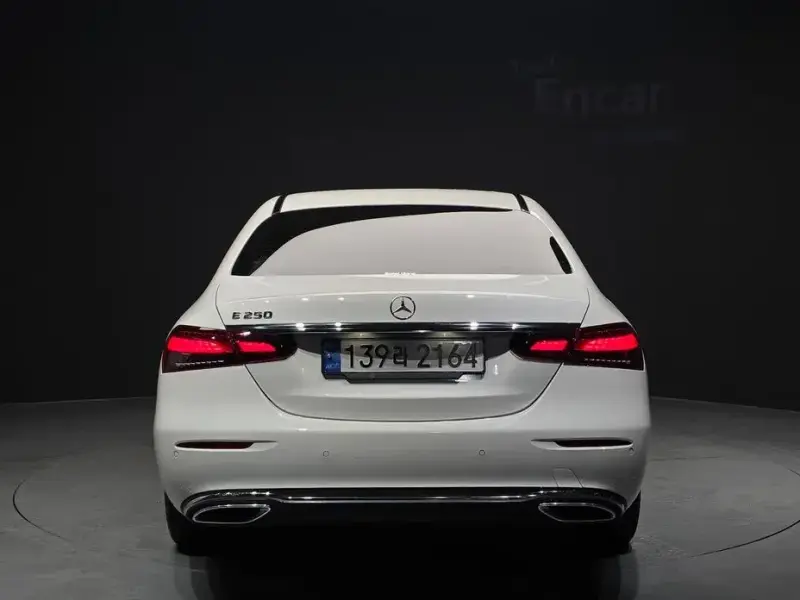 2022 Mercedes-Benz E-Класс с пробегом 21 073 км