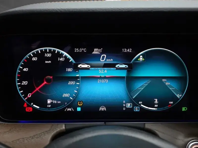 2022 Mercedes-Benz E-Класс с пробегом 21 073 км