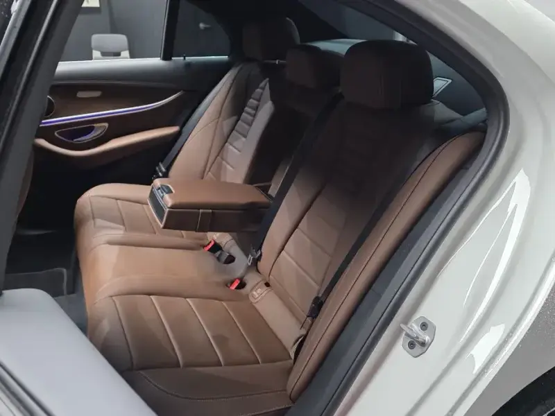 2022 Mercedes-Benz E-Класс с пробегом 21 073 км