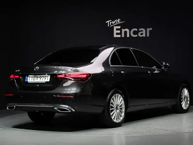 2023 Mercedes-Benz E-Класс с пробегом 13 476 км