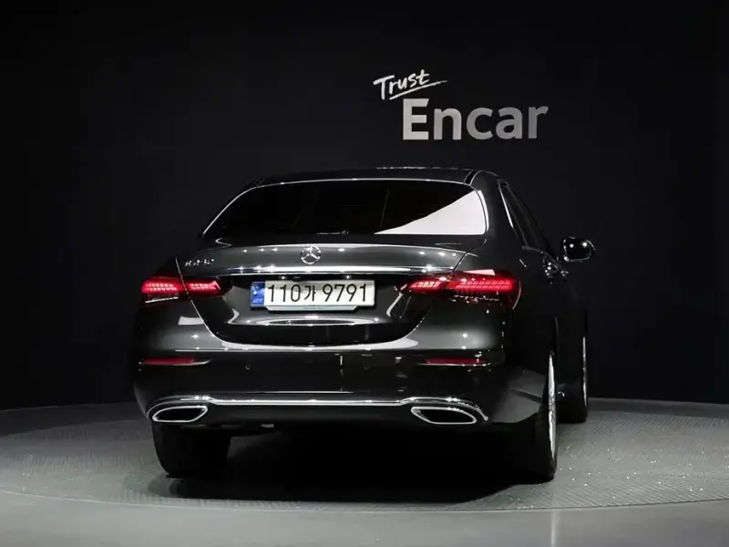 2023 Mercedes-Benz E-Класс с пробегом 13 476 км
