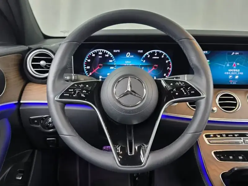 2023 Mercedes-Benz E-Класс с пробегом 13 476 км