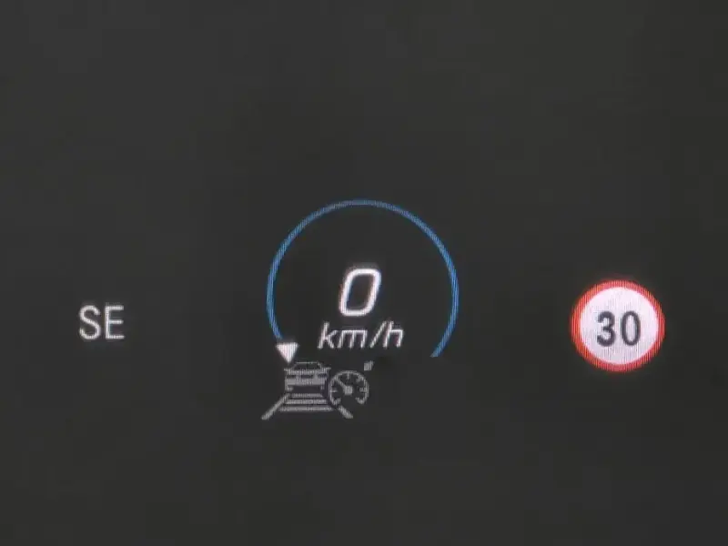 2023 Mercedes-Benz E-Класс с пробегом 13 476 км