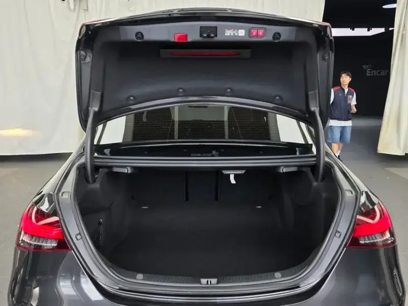 2023 Mercedes-Benz E-Класс с пробегом 13 476 км