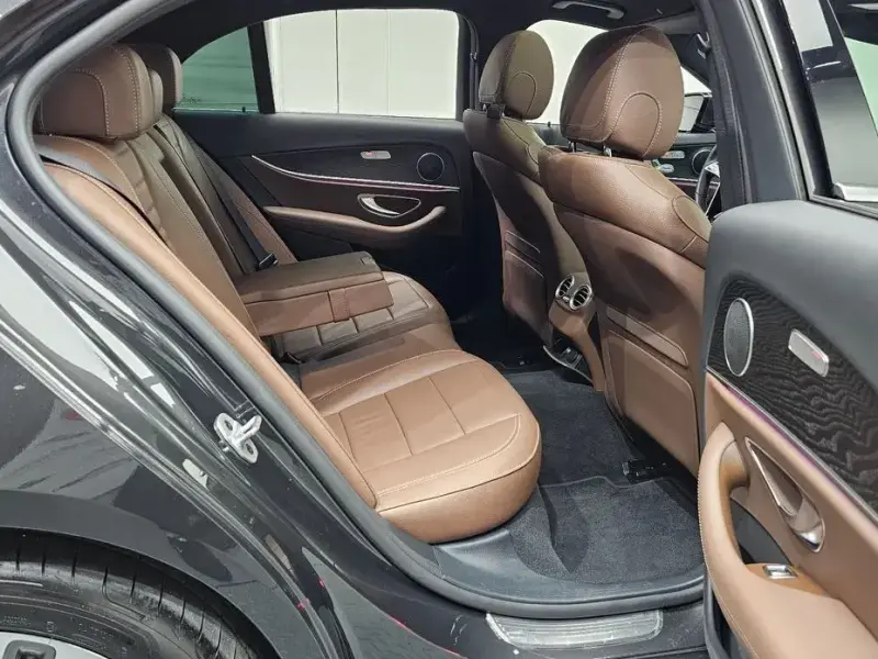 2023 Mercedes-Benz E-Класс с пробегом 16 670 км