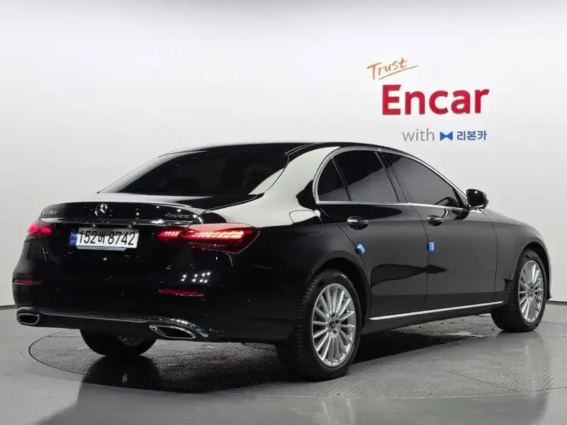 2023 Mercedes-Benz E-Класс с пробегом 20 721 км
