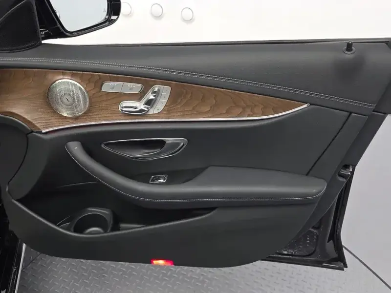 2023 Mercedes-Benz E-Класс с пробегом 20 721 км