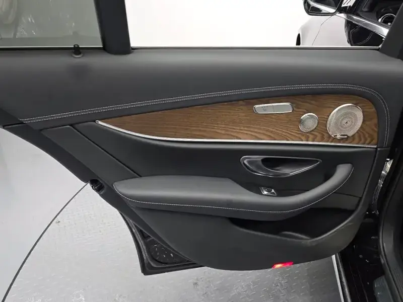 2023 Mercedes-Benz E-Класс с пробегом 20 721 км