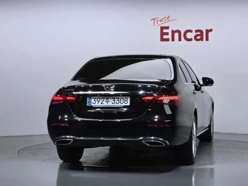 2023 Mercedes-Benz E-Класс с пробегом 32 999 км