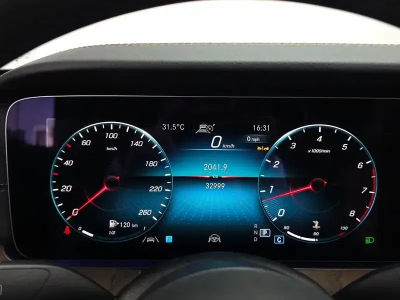 2023 Mercedes-Benz E-Класс с пробегом 32 999 км