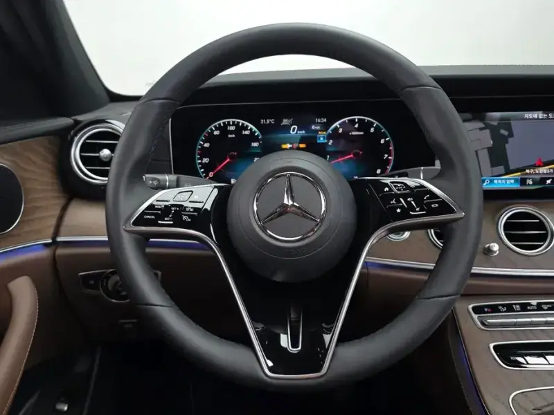 2023 Mercedes-Benz E-Класс с пробегом 32 999 км