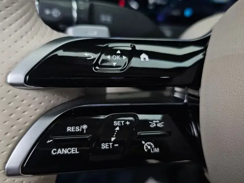 2023 Mercedes-Benz E-Класс с пробегом 18 705 км