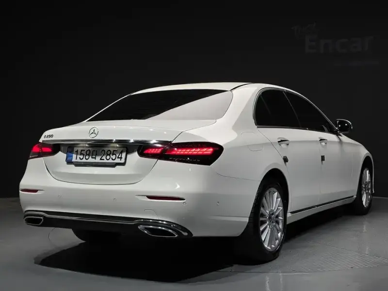 2022 Mercedes-Benz E-Класс с пробегом 28 246 км