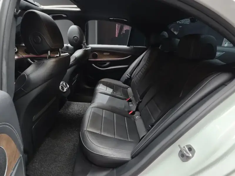 2022 Mercedes-Benz E-Класс с пробегом 28 246 км