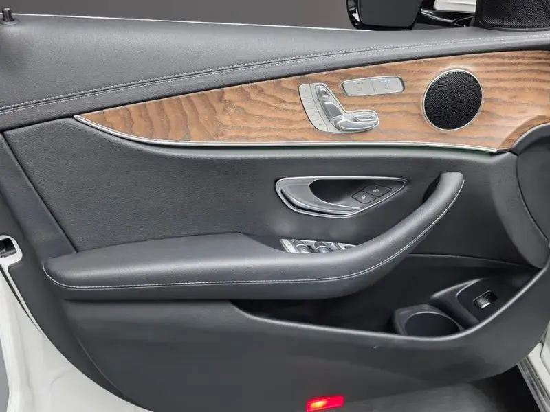 2022 Mercedes-Benz E-Класс с пробегом 28 246 км