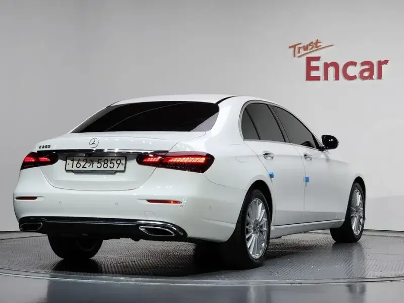 2021 Mercedes-Benz E-Класс с пробегом 61 354 км