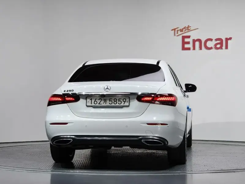 2021 Mercedes-Benz E-Класс с пробегом 61 354 км