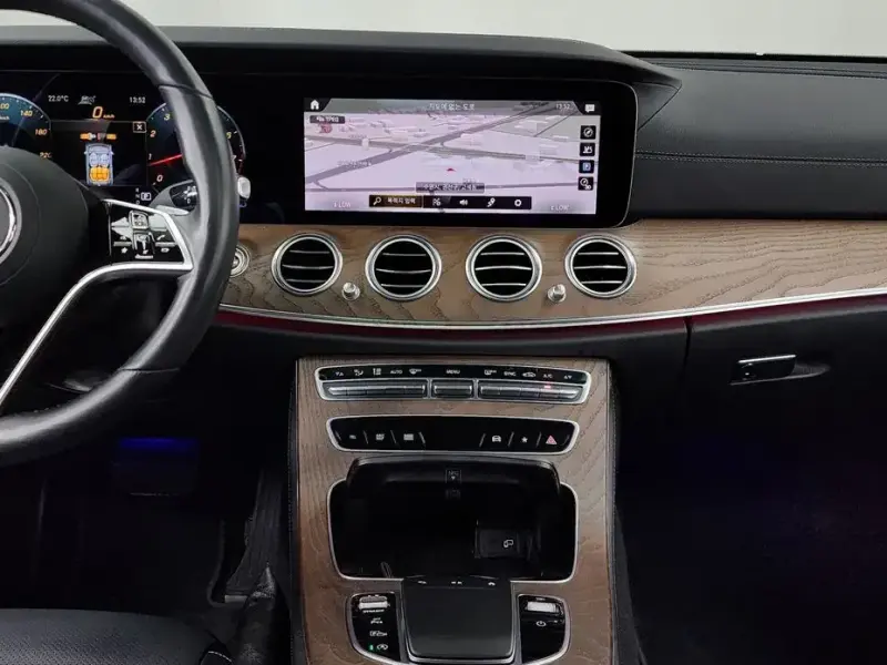 2021 Mercedes-Benz E-Класс с пробегом 61 354 км
