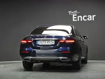 2022 Mercedes-Benz E-Класс с пробегом 68 505 км