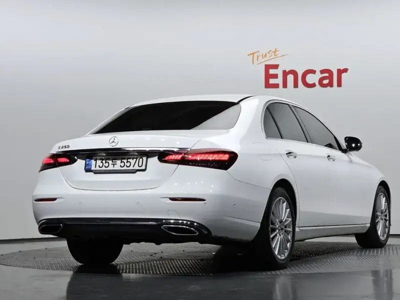 2022 Mercedes-Benz E-Класс с пробегом 100 117 км