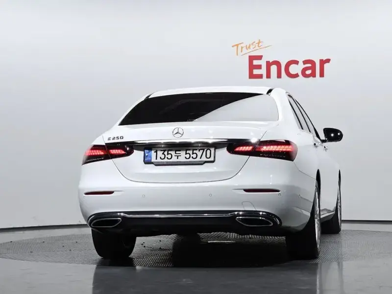 2022 Mercedes-Benz E-Класс с пробегом 100 117 км