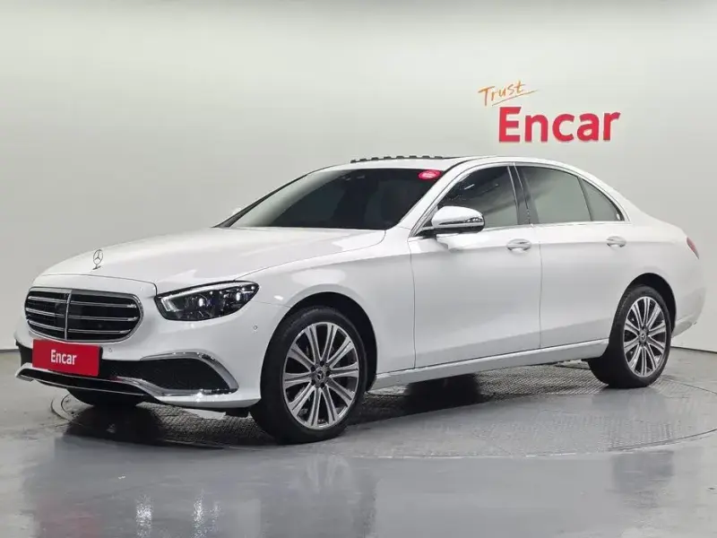 2023 Mercedes-Benz E-Класс с пробегом 27 692 км