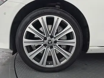 2023 Mercedes-Benz E-Класс с пробегом 27 692 км