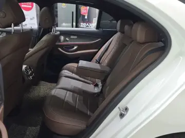 2023 Mercedes-Benz E-Класс с пробегом 27 692 км