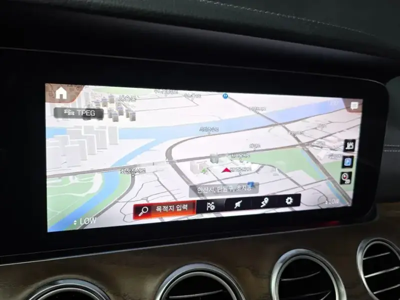2021 Mercedes-Benz E-Класс с пробегом 33 936 км
