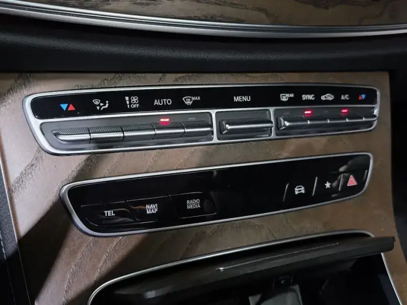 2021 Mercedes-Benz E-Класс с пробегом 33 936 км