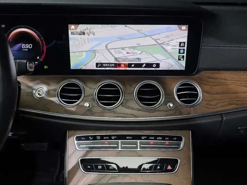 2021 Mercedes-Benz E-Класс с пробегом 33 936 км