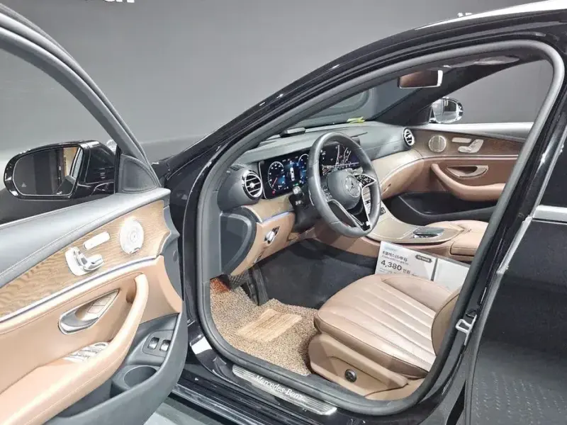 2023 Mercedes-Benz E-Класс с пробегом 40 478 км