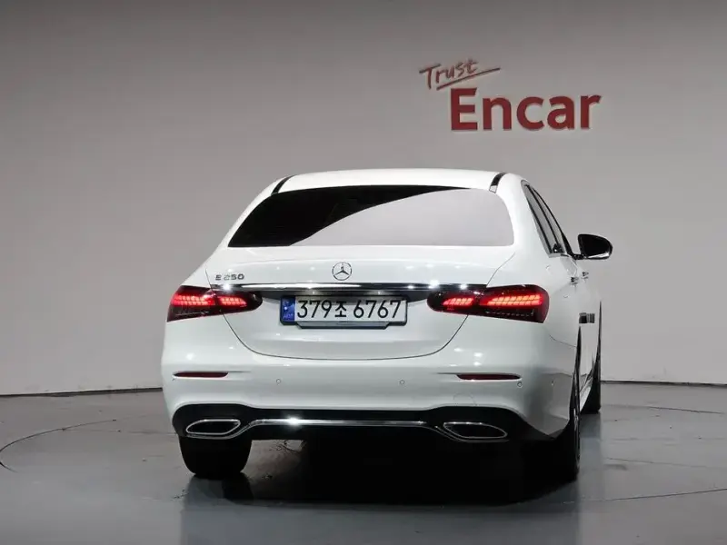 2023 Mercedes-Benz E-Класс с пробегом 24 171 км