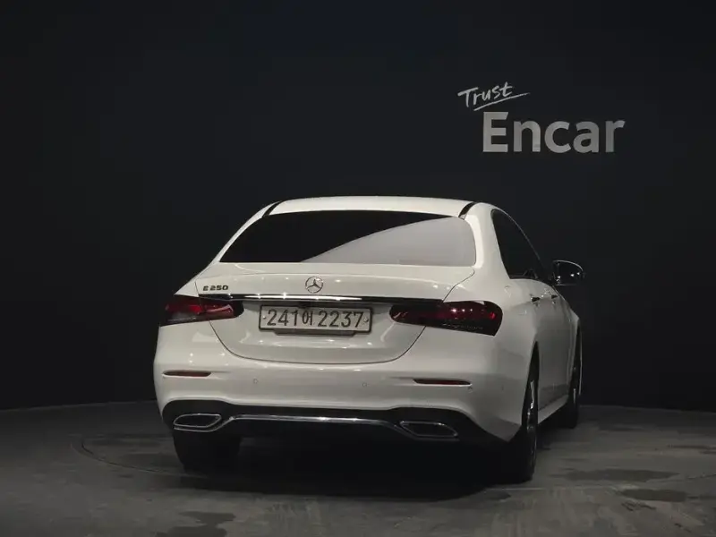 2022 Mercedes-Benz E-Класс с пробегом 8 786 км