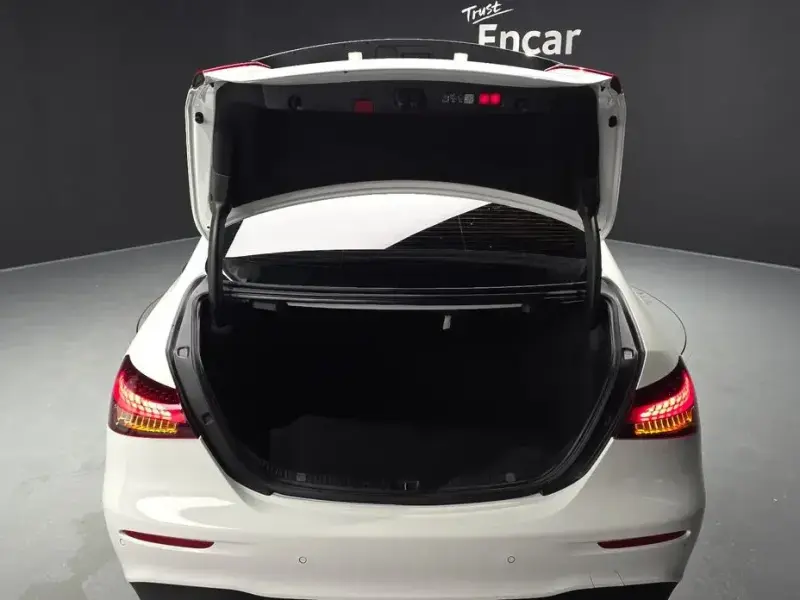 2022 Mercedes-Benz E-Класс с пробегом 8 786 км