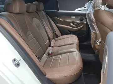 2022 Mercedes-Benz E-Класс с пробегом 23 877 км